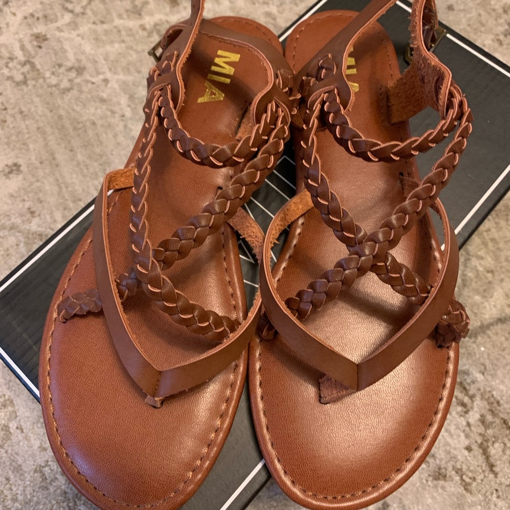 Brown braided Sandals